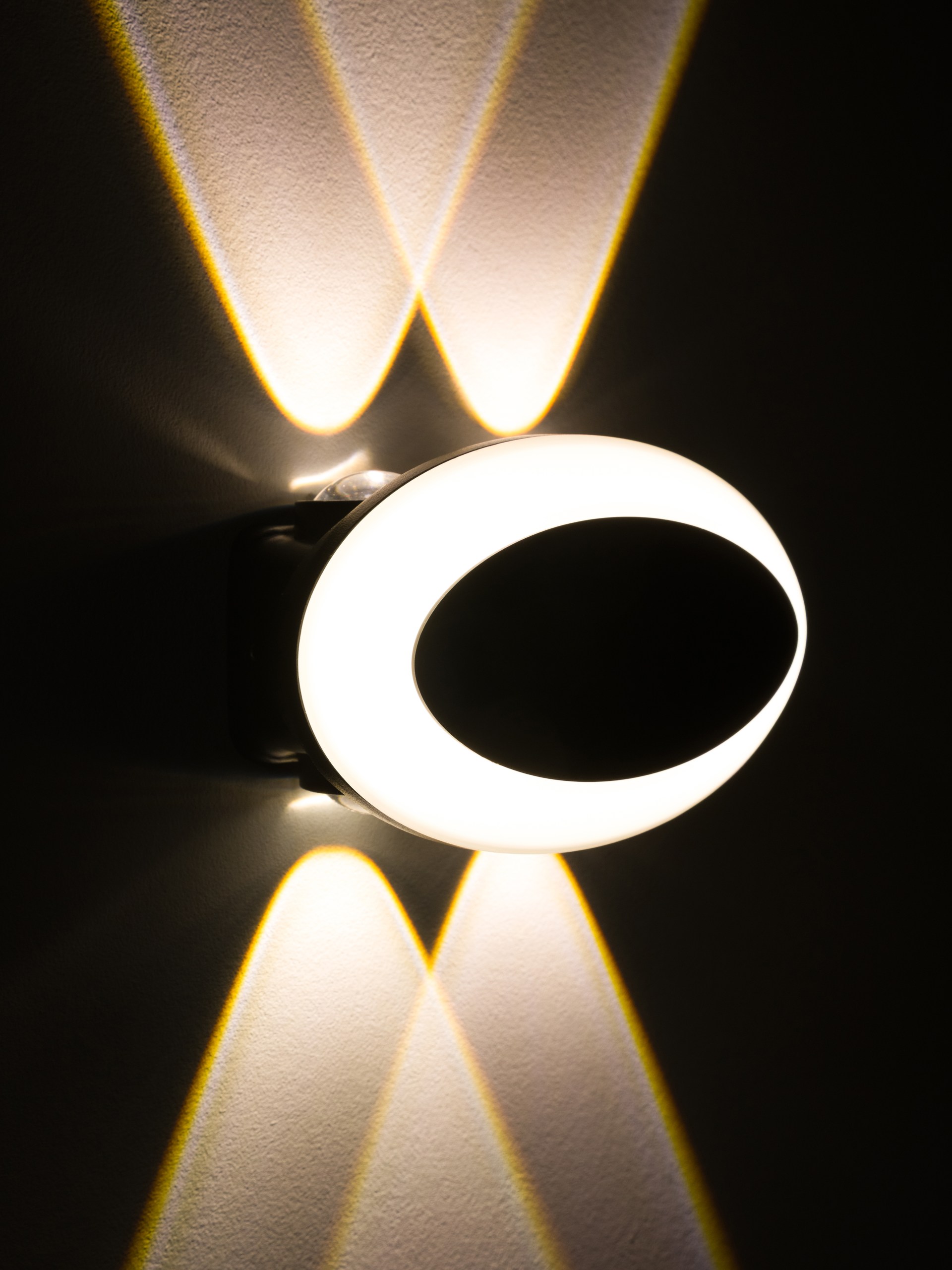 Светильник светодиодный бра PP-202/4 BK